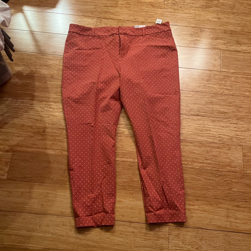 Salmon Colored Polka Dot Old Navy Pixie Cut High Rise NWTs.